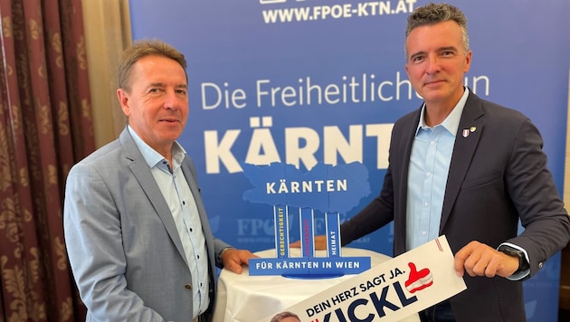 Carinthia's FP leader Erwin Angerer with state leadership candidate Gernot Darmann. (Bild: Tratnik Marcel)