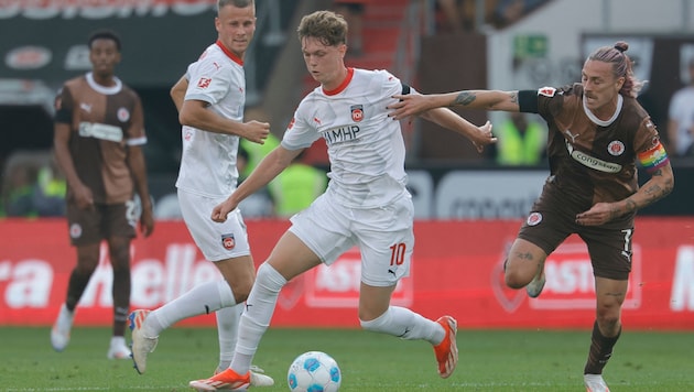 Dornbirn-born Paul "Paulinho" Wanner (center) is still deciding which national team he wants to play for. (Bild: AXEL HEIMKEN)