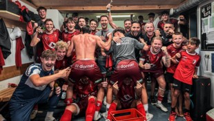 Der Jubel bei den Egger Derbysiegern war riesengroß.