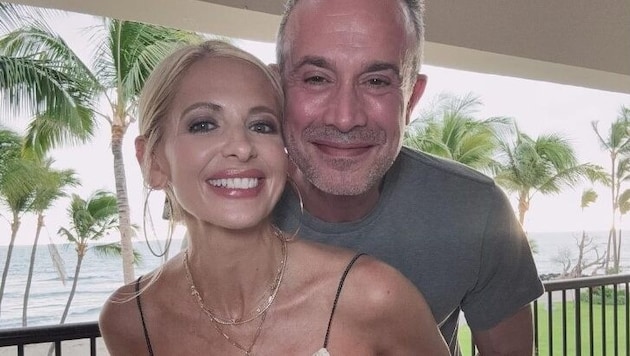 Sarah Michelle Gellar und Freddie Prinze Jr. zeigten sich freudestrahlend zum 22. Hochzeitstag. (Bild: instagram.com/sarahmgellar)