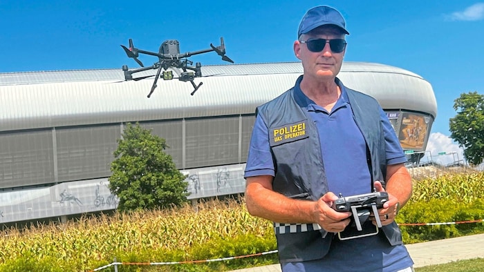 Auch die Polizei startet mit ihren Drohnen vom Modellflugplatz am Südring aus.