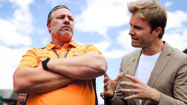 Nico Rosberg (r.) cannot understand Zak Brown's (l.) strategy. (Bild: GEPA/GEPA pictures)