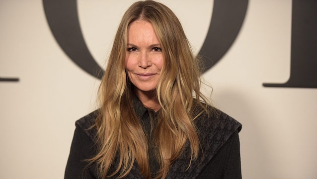 Elle Macpherson has now revealed her secret battle against breast cancer. She has decided against chemotherapy and in favor of "holistic treatment", she explained. (Bild: APA/AFP/JULIEN DE ROSA)