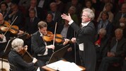 Franz Welser-Möst und das Cleveland Orchestra gastieren in Ansfelden. 