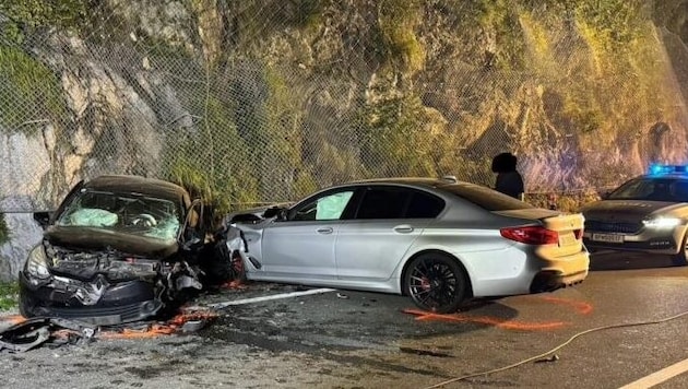 Sechs Verletzte und zwei ramponierte Autos sind das Ergebnis des Frontalzusammenstoßes auf der B311. (Bild: FF Schwarzach)