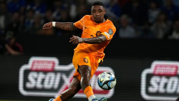 Steven Bergwijn in the Netherlands team jersey. (Bild: AP ( via APA) Austria Presse Agentur/ASSOCIATED PRESS)