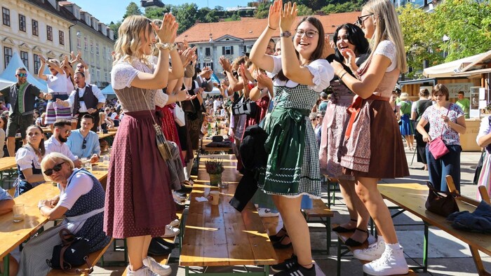 Wo man gut schmaust steigt auch die Stimmung!