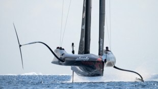 Das Team von Alinghi Red Bull Racing holte am Dienstag seinen ersten Sieg.
