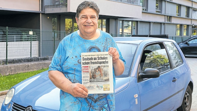 Mit seinem blauen VW Lupo bringt Karl-Heinz Zöggeler unseren treuen Abonnenten im Pinzgau ihre „Krone“. (Bild: Roland Hölzl)