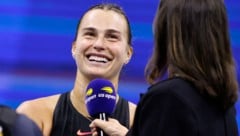 Gute Laune bei Aryna Sabalenka (Bild: AFP/KENA BETANCUR)