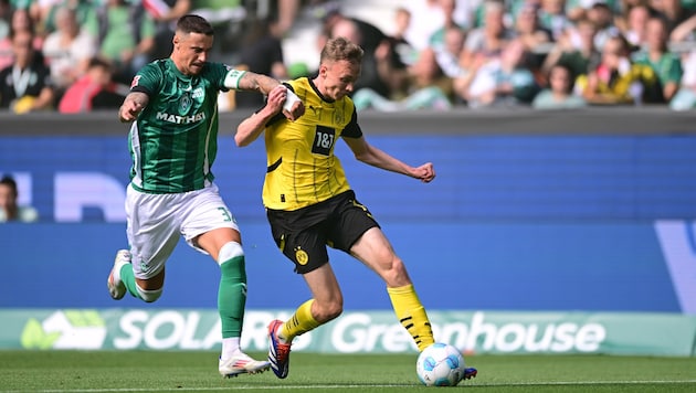 Marco Friedl (left) had voiced harsh criticism after the draw against Dortmund. Now he had to report. (Bild: GEPA pictures)