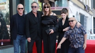 Filmemacher Tim Burton wurde mit dem 2.788. Stern auf dem Hollywood Walk of Fame geehrt. (Bild: APA Pool/Getty Images via AFP/GETTY IMAGES/Amy Sussman)