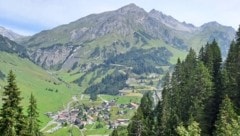 Wunderbare Ausblicke bieten sich auf dieser Wanderung rund um Stuben. (Bild: Bergauer Rubina)