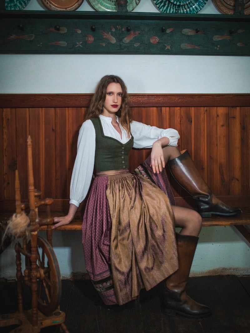 Women can also wear boots with dirndls this year. (Bild: Aida Dapo / iddavanmunster)