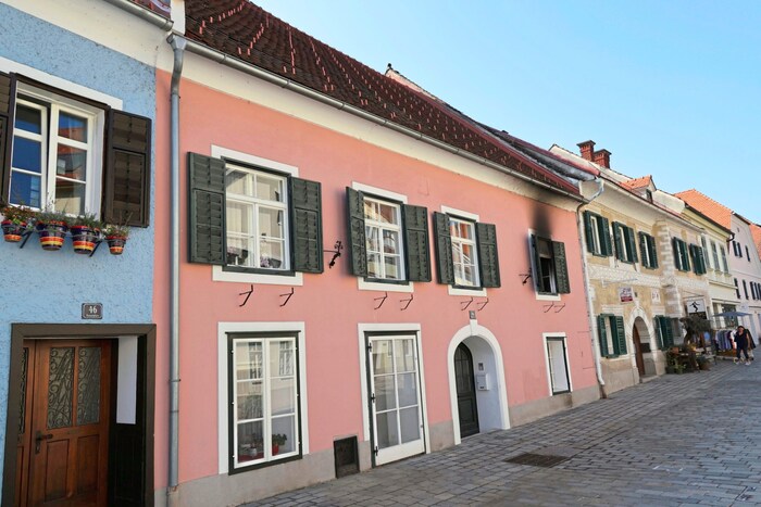 The historic house on Frohnleiten's main square.