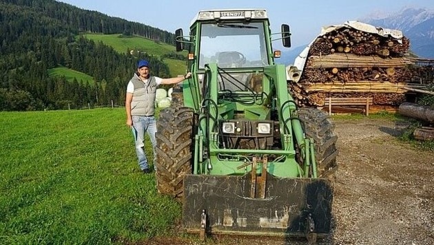 Der Linzer Künstler Rainer Nöbauer-Kammerer hat ein aufwändiges Kunstwerk am „Hirzhof“ in Aich realisiert.  (Bild: Rainer Nöbauer-Kammerer)