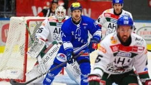 Wechselte von Ritten zum VSV: Max Coatta (Mitte).