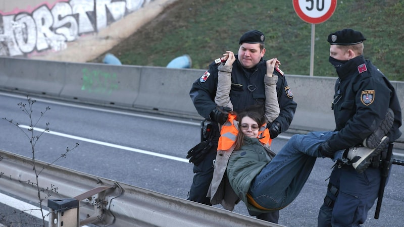 Climate activist Martha Krumpeck in January 2023 (Bild: APA/FLORIAN WIESER)