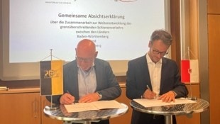 Baden-Württembergs Verkehrsminister Winfried Hermann mit Landesrat Daniel Zadra.