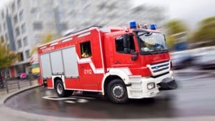 Gemeinden sind für die Anschaffung von Feuerwehrautos zuständig. (Bild: stock.adobe.com/JAN BECKE, stock.adobe.com)