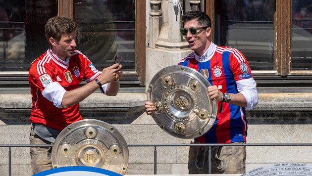 Thomas Müller (left) and Robert Lewandowski celebrated many titles together. (Bild: APA Pool/APA/dpa/Peter Kneffel)