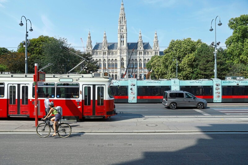 Der Ring vor dem Rathaus wird zur Tram-Arena.  (Bild: Holl Reinhard/Reinhard Holl)