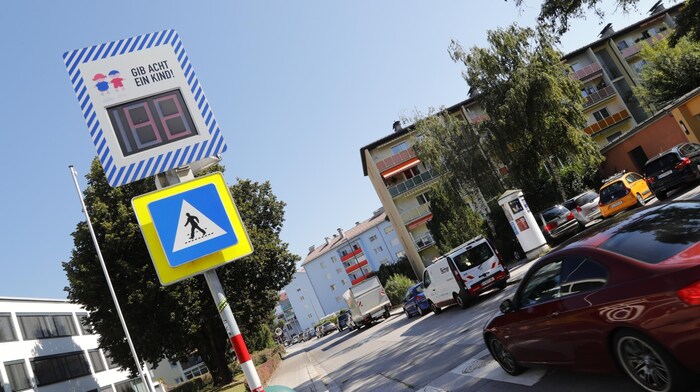 Fuß vom Gas heißt es für Pkw-Lenker bei Zebrastreifen.