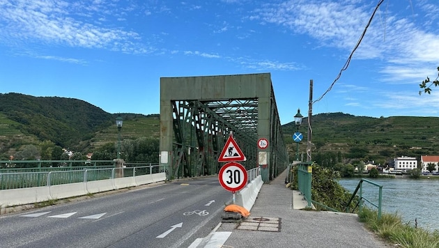 The Mautern-Stein bridge urgently needs to be renovated and therefore closed to traffic. (Bild: zVg)