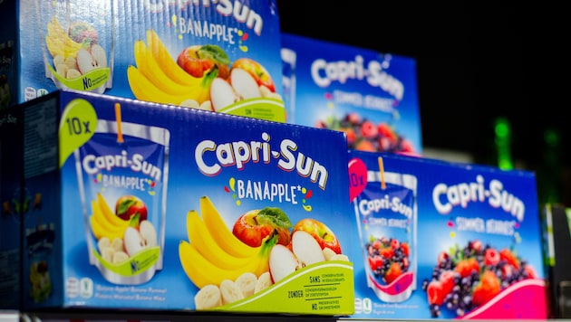 Capri-Sun wants the plastic straw back. (Bild: stock.adobe.com/Lutsenko Oleksandr)