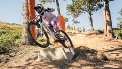 Die Pinzgauerin Valentina Höll ist im Downhill seit Jahren das Maß aller Dinge. (Bild: Bartek Wolinski / Red Bull Content Pool)