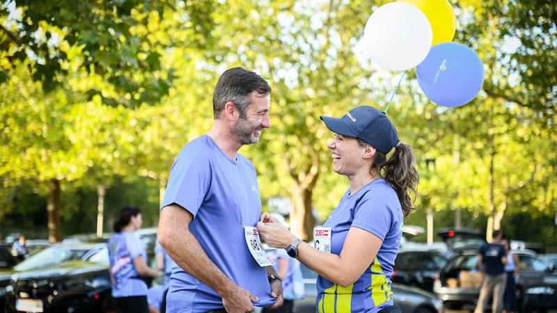 Letzte Vorbereitungen vor dem Start: Marco Freudenthaler und Clara Mayer (Actief Jobmade). (Bild: Wenzel Markus)