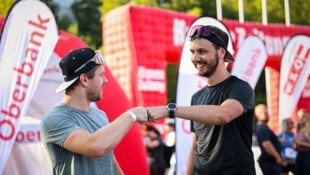 Trotzten der Hitze auf der Linzer Gugl: Die Vereinsplaner-Chefs Lukas Krainz (l.) und Mathias Maier. (Bild: Wenzel Markus)