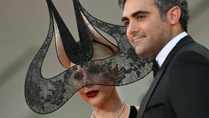 Der auffällige Kopfschmuck von Lady Gaga