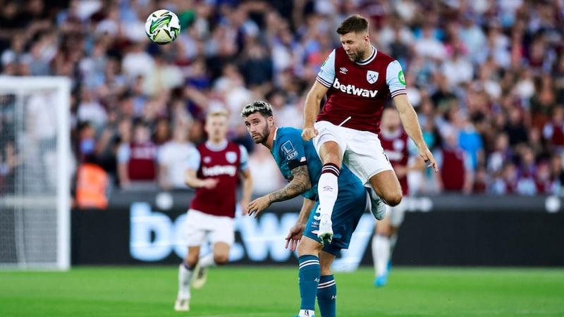 Niclas Füllkrug brachte es bei West Ham bislang auf drei Kurzeinsätze. (Bild: AFP/APA/BENJAMIN CREMEL)