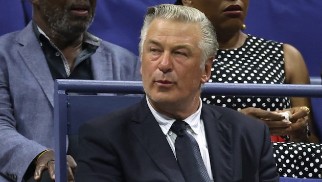 Alec Baldwin could end up back in court after all. (Bild: APA Pool/AFP/CHARLY TRIBALLEAU)