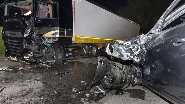 Both vehicles sustained enormous material damage. (Bild: Mathis Fotografie/S. Zangerl)