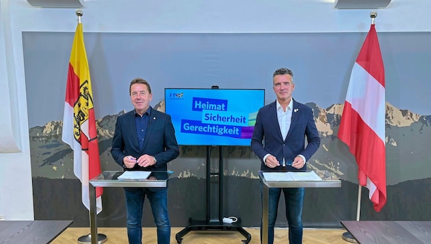 FPÖ leader Erwin Angerer and deputy leader Gernot Darmann also want to use the special state parliament for their own issues. (Bild: Felix Justich)