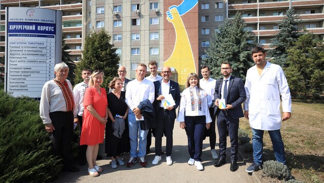 Bürgermeister Michael Ritsch (Mitte) und weitere Vertreter der Stadt Bregenz waren in Jaremtsche zu Besuch. (Bild: Oblastverwaltung Iwano-Frankiwsk)