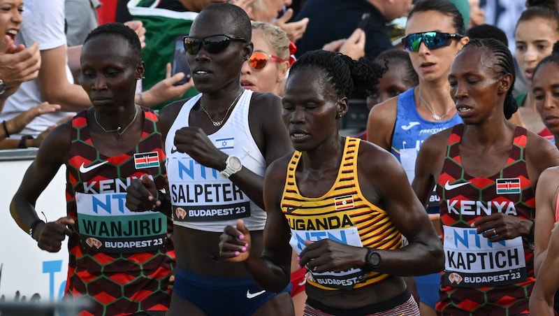 Rebecca Cheptegei (2nd from right) (Bild: AFP or licensors)