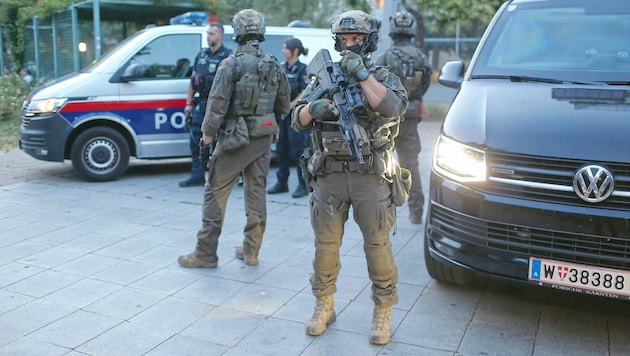 Ein Großaufgebot der Polizei im 20. Bezirk. (Bild: Bartel Gerhard/Gerhard Bartel)