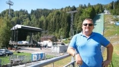 Skiclub-Präsident Manfred Schützenhofer freut sich auf die beiden Konzerte. (Bild: ANDREAS TROESTER)