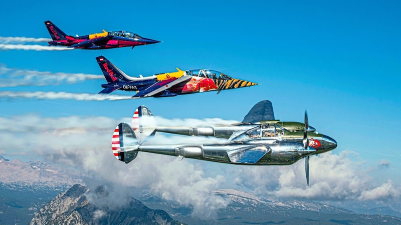 Die „Flying Bulls“ werden gleich mehrere Auftritte hinlegen. (Bild: Aviation PhotoCrew / Red Bull Content Pool)