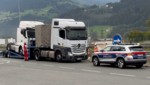 Am vergangenen Freitag sorgte der Einsatz auf dem Autobahnparkplatz für Aufsehen. (Bild: ZOOM Tirol/Krone KREATIV)