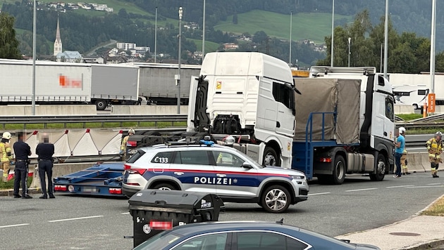 The operation caused quite a stir on Friday morning. (Bild: ZOOM Tirol/Krone KREATIV)