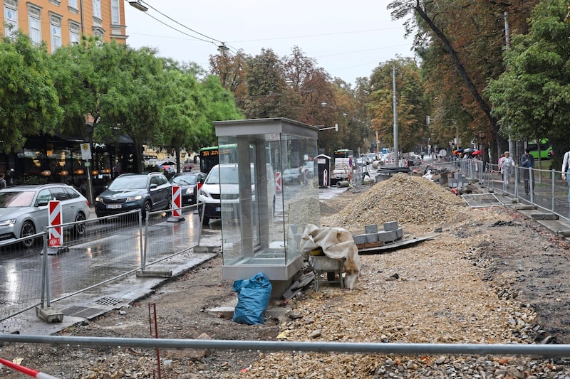 Am Joanneumring entsteht ein neuer Radweg, die Baustelle dauert noch bis Ende Oktober. (Bild: Jauschowetz Christian)