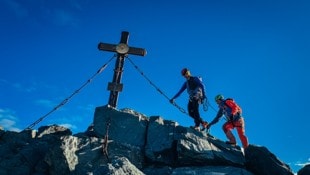 Der Großglockner ist das Ziel vieler Bergsteiger. Am Mittwoch musste einer vom Rettungshelikopter geholt werden: Er war gestürzt.  (Bild: Wallner Hannes)
