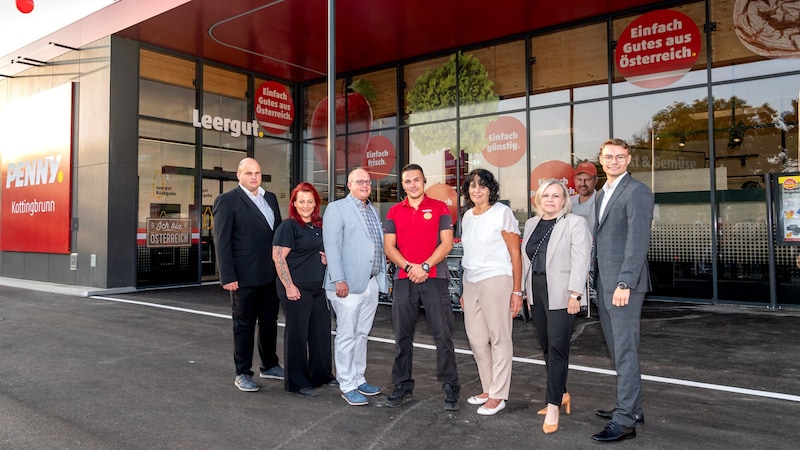 District meat manager Besic Vejsil, district manager Daniela Rosenmaier, sales director Niko Karras, branch manager Milos Grubac, district manager Elfriede Bauer, sales manager Anita Leitner, deputy sales manager Nicolas Letzelter (from left to right). (Bild: Robert HARSON)