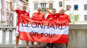 Der ÖFB-Fanklub „Leonhard on Tour“ darf auch in Slowenien nicht fehlen.
