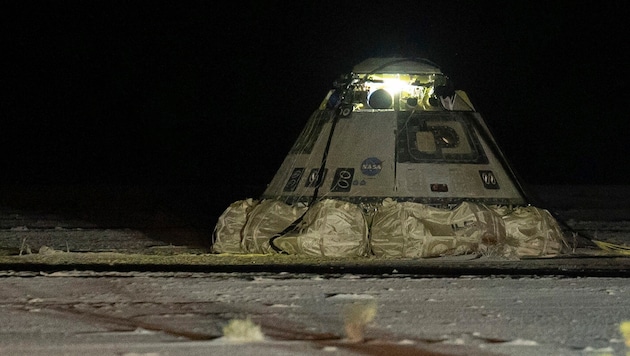 The "Starliner" capsule made it back undamaged. (Bild: AP/Boeing)