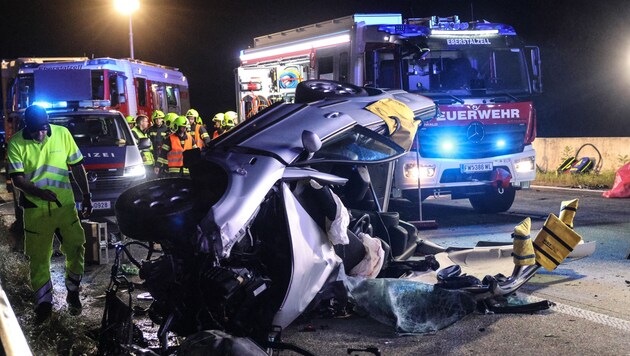 This wreck is believed to be the car of the wrong-way driver. (Bild: laumat)